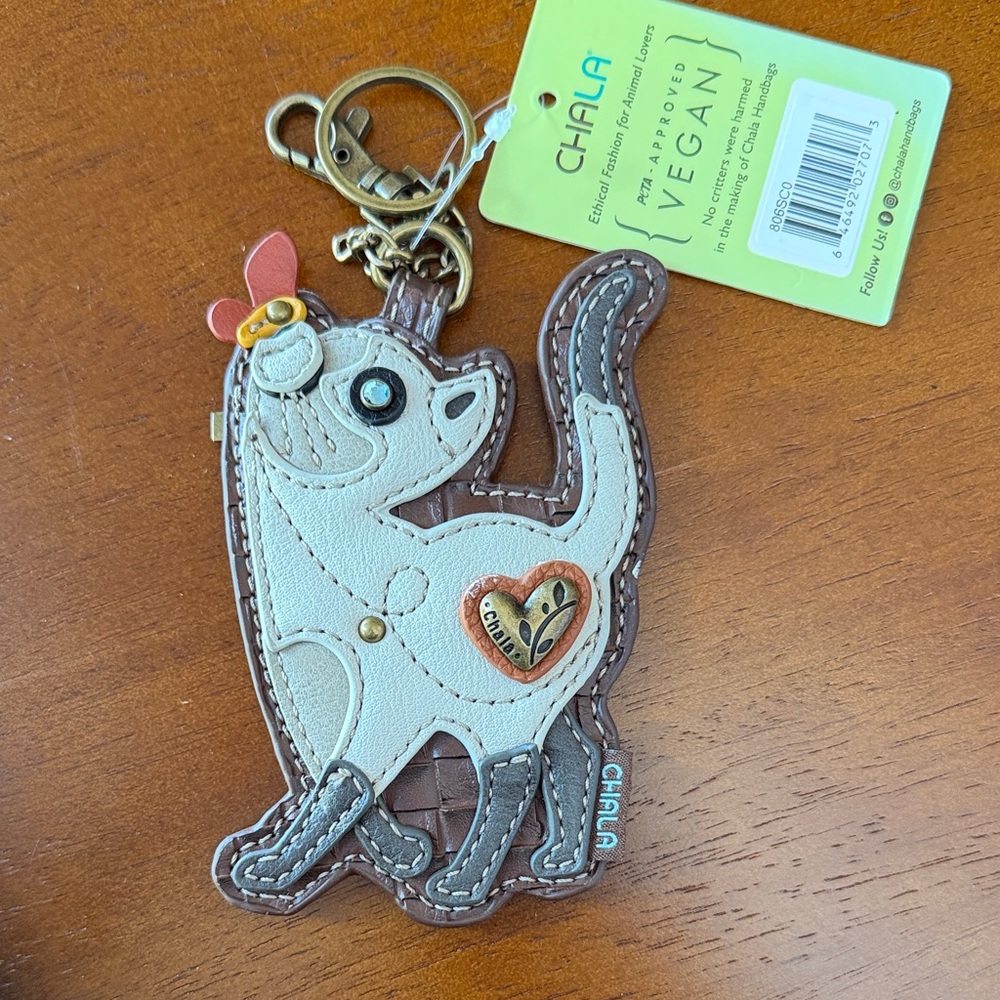 Chala Cream & Brown Cat Keychain / change purse with Heart Charm